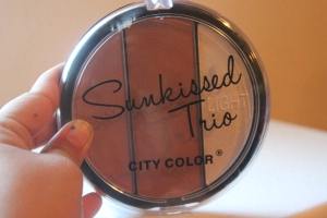 City Color Cosmetics Bronzer in Neutral Caramel picture by Ami Garza