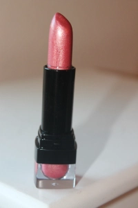 Nyx Sparkling Salmon Lipstick